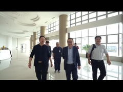 シュナイダーが訪ねて来た